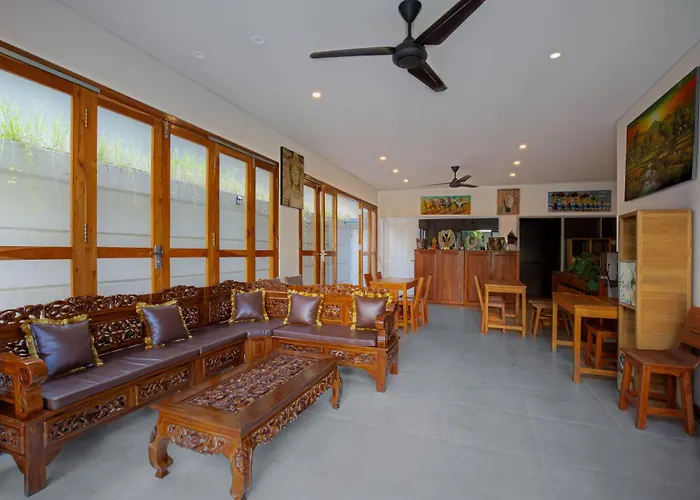 Konukevi Roses Bali Sanur